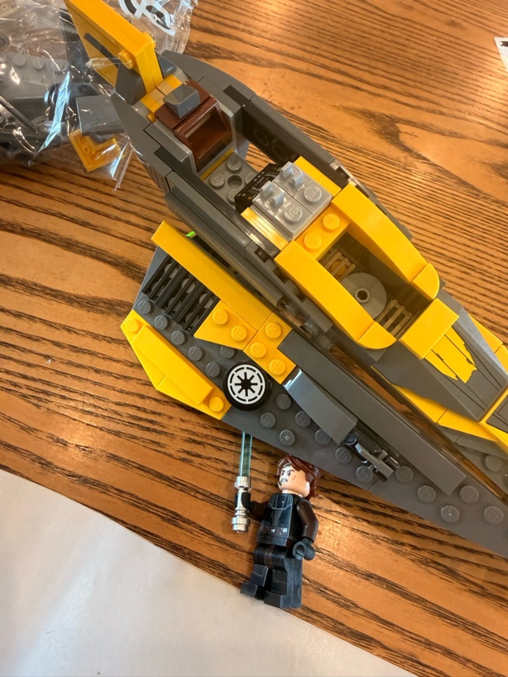 Lego Star Wars 75214 set Anakin’s Jedi Starfighter with R2D2 & Skywalker figure - Picture 4 of 4